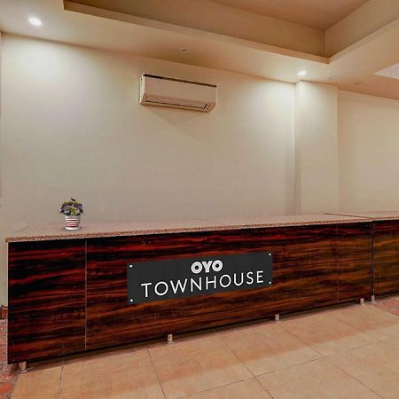 Townhouse Golden King Hotell New Delhi Exteriör bild