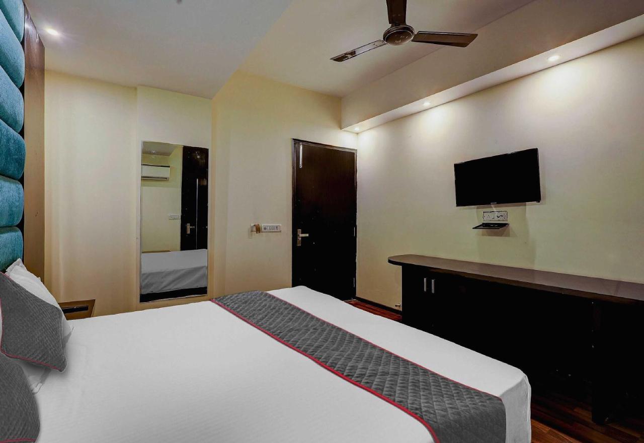 Townhouse Golden King Hotell New Delhi Exteriör bild