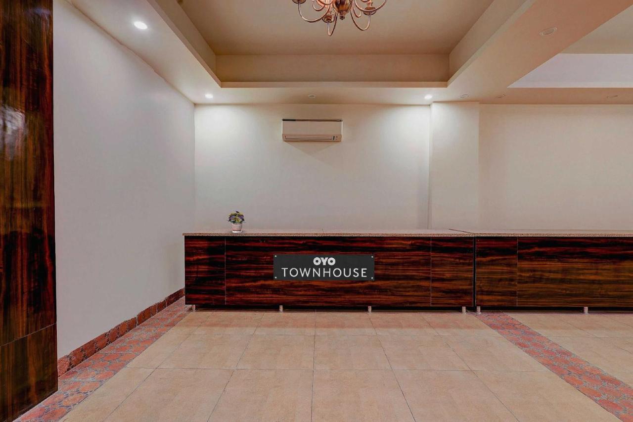 Townhouse Golden King Hotell New Delhi Exteriör bild
