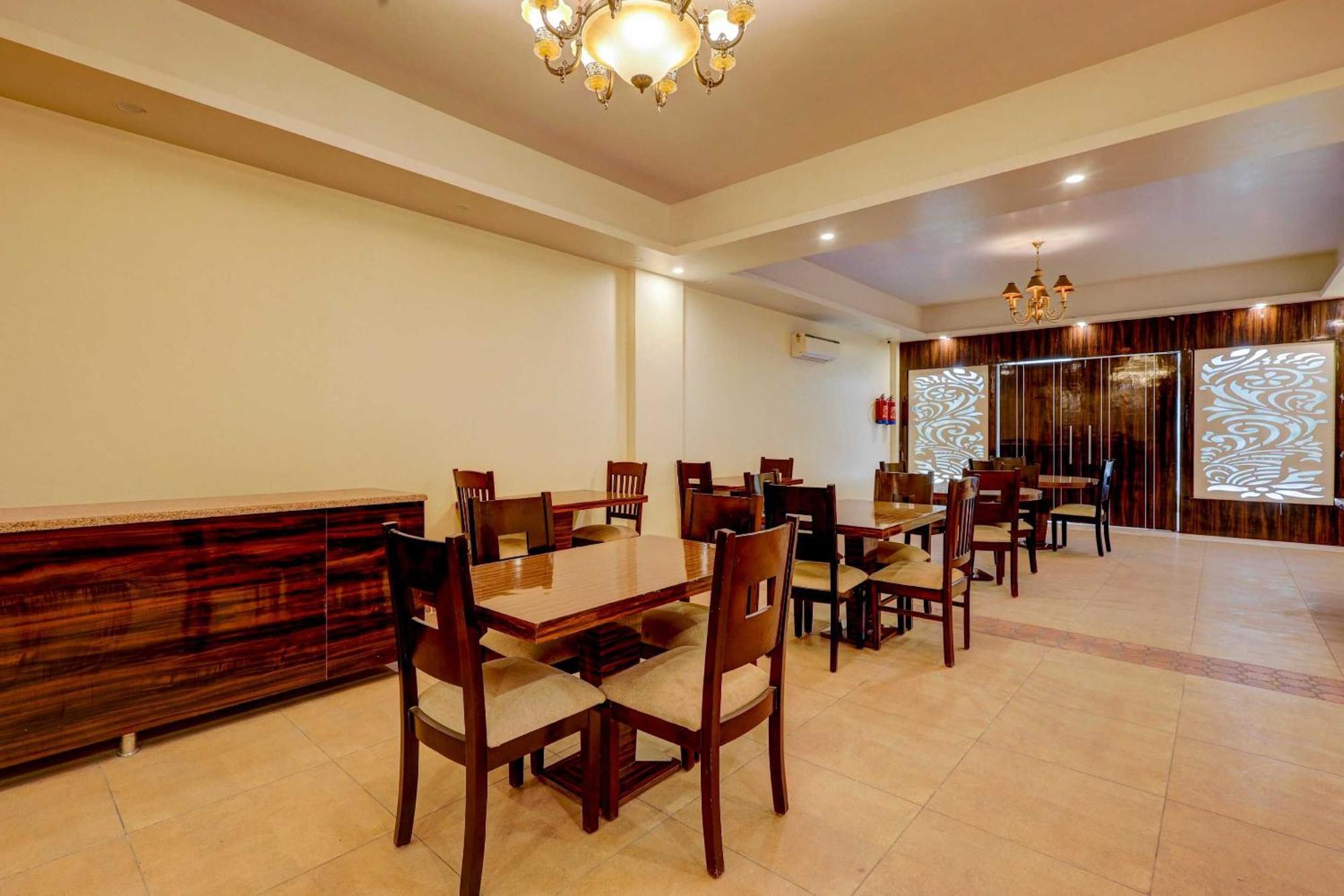 Townhouse Golden King Hotell New Delhi Exteriör bild
