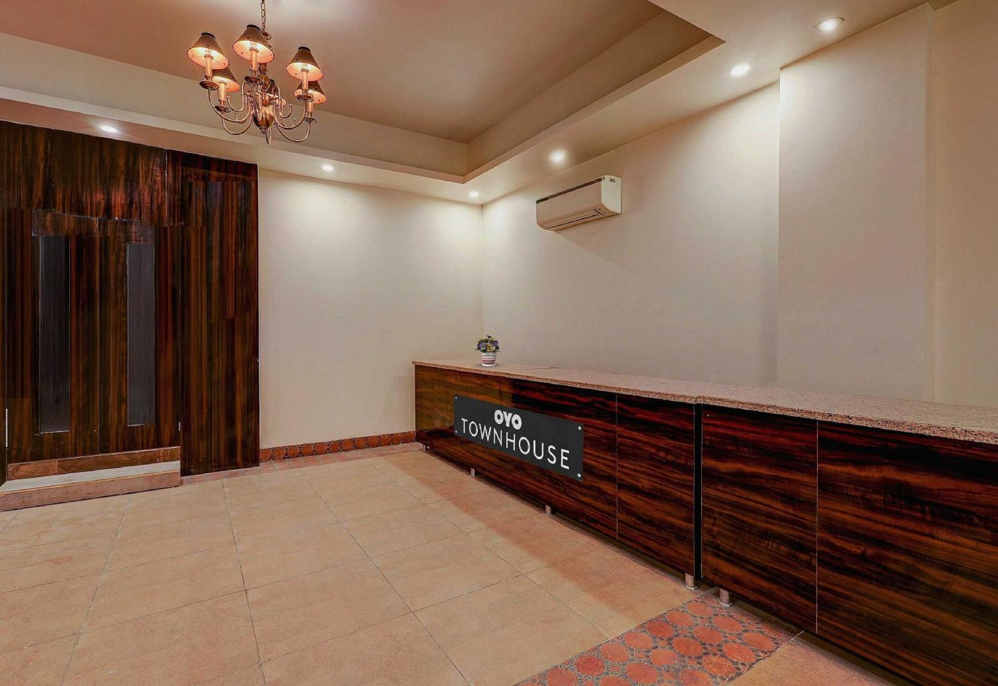 Townhouse Golden King Hotell New Delhi Exteriör bild