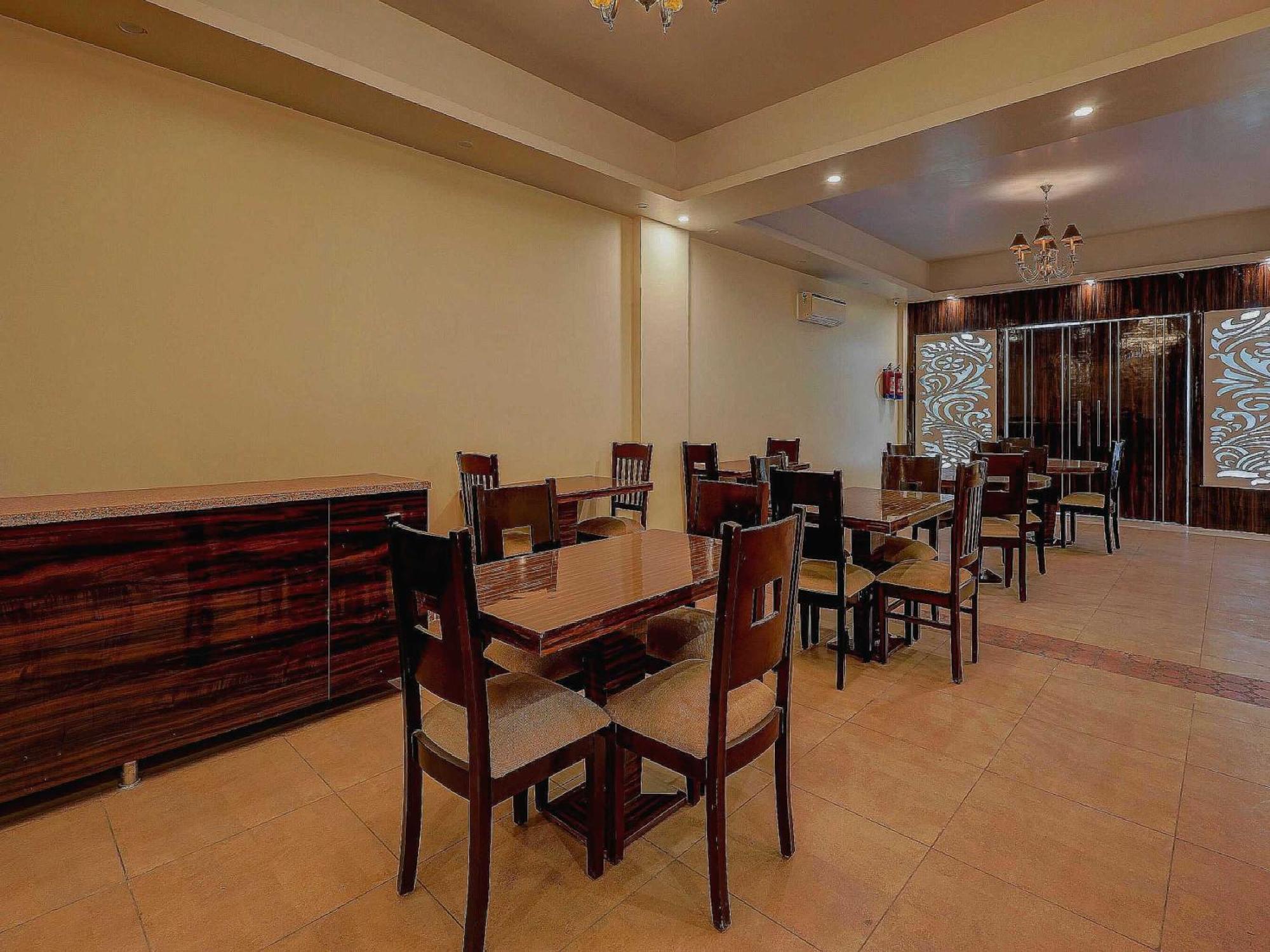 Townhouse Golden King Hotell New Delhi Exteriör bild
