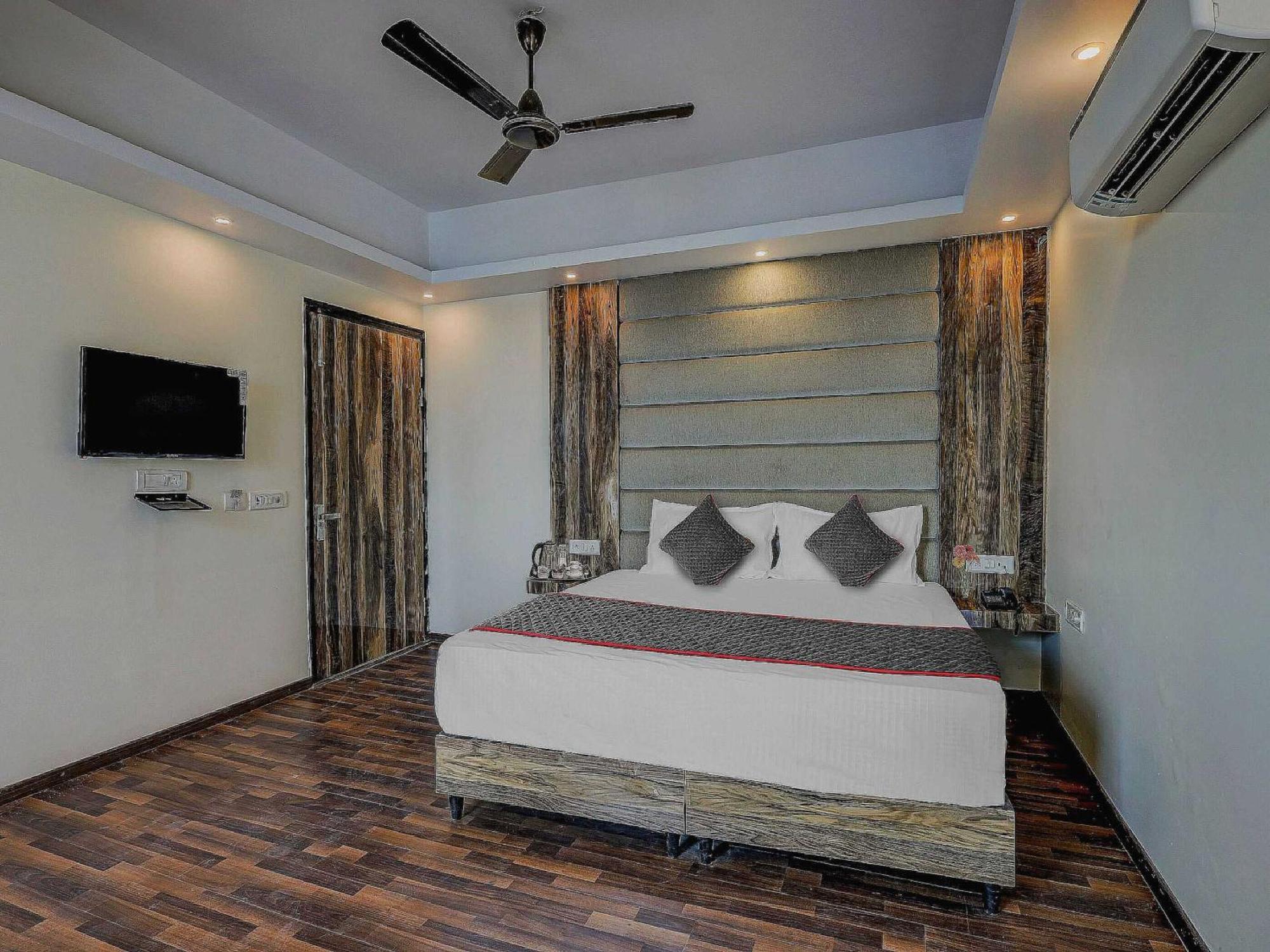Townhouse Golden King Hotell New Delhi Exteriör bild