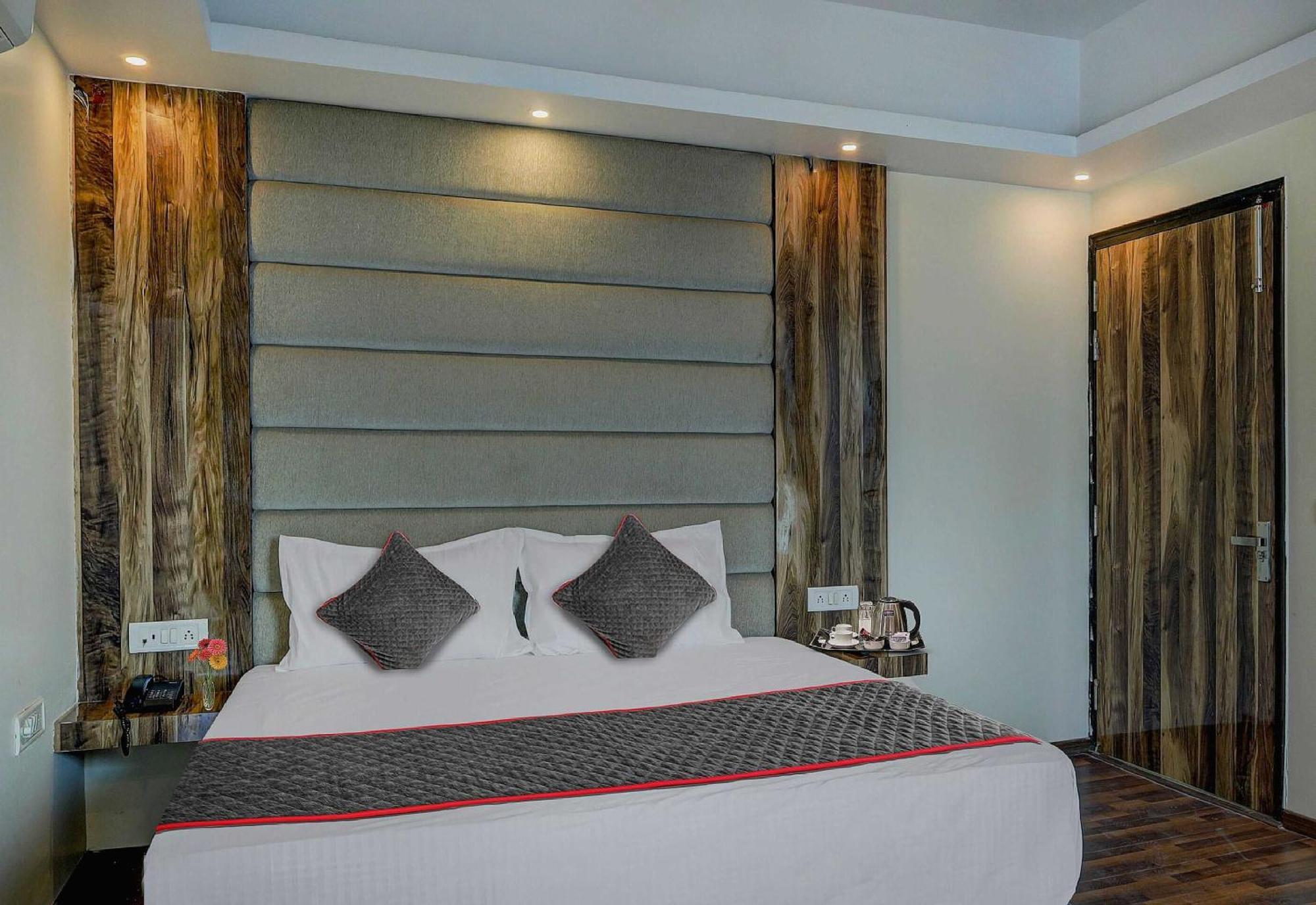Townhouse Golden King Hotell New Delhi Exteriör bild